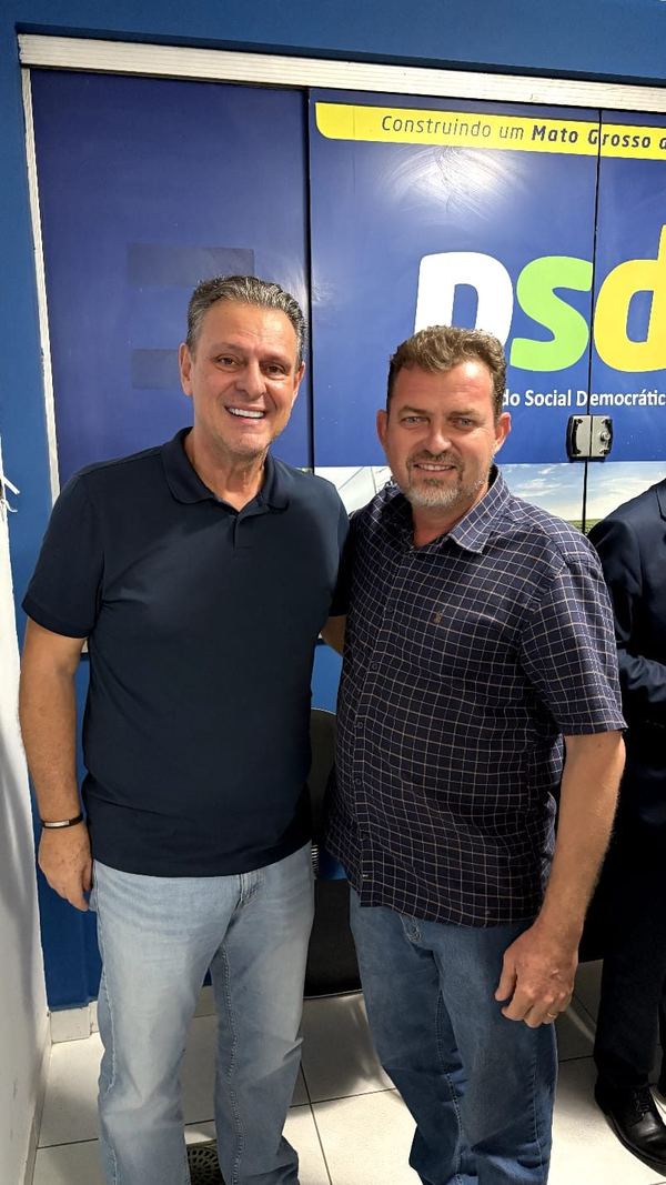 Valter Kuhn ao lado de Carlos Fávaro
